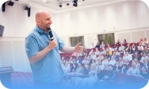Спасатель семей и мастер эпатажа: уроки счастья от Сатьи Дас